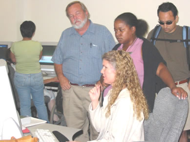 Picture of DSPS students working at a computer.